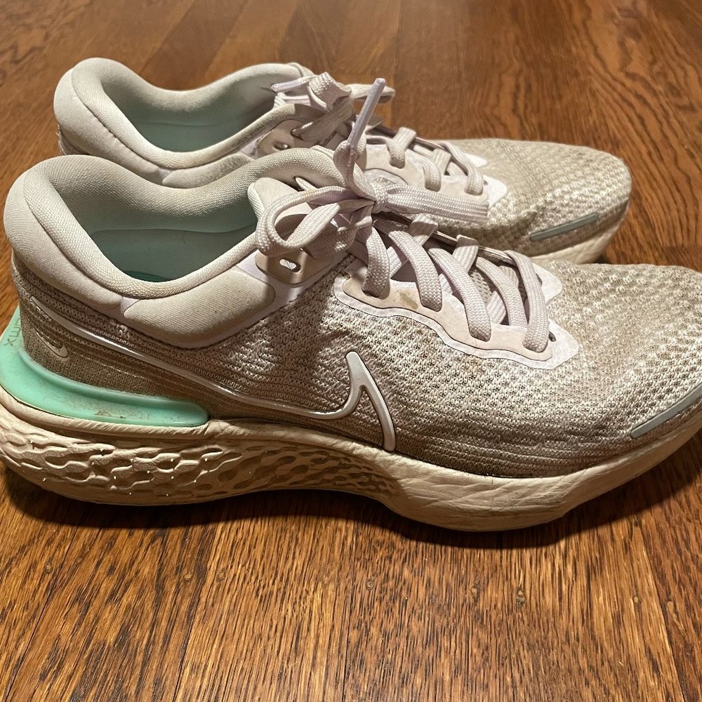 Nike Invincible Women's Size 9.5, light purple